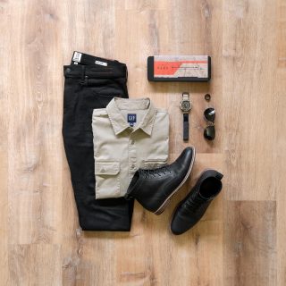 Showcasing the full look today styled with @verowatchcompany ⌚️ With the utility style and detailing of their watch, I knew it would pair well with a @gap utility shirt, @hiroshikato_official black denim, and @helmboots pair of zind black boots. Definitely my kind of my look to finish of the work week. Next week I will be doing a fun creative showcase of this amazing watch from @verowatchcompany ! Cheers to the weekend! ⠀⠀⠀⠀⠀⠀ #mycreativelook #vero #verowatch
–––––––––––––––––––––––
⠀⠀⠀⠀⠀⠀ Watch: @verowatchcompany
Shirt: @gap
Denim: @hiroshikato_official
Boots: @helmboots
Sunglasses: @eyebuydirect
⠀⠀⠀⠀⠀⠀⠀⠀⠀
–––––––––––––––––––––––
.
.
.
.
.
#katobrand #helmboots #eyebuydirect #gap #fashiongram #styleinspiration #mensstyle #menswear #styleguide #fashionista #mensfashion #guyswithstyle #gqstyle #simplydapper #mnswr #oklahomacity #oklahoma #okc #outfitgrid